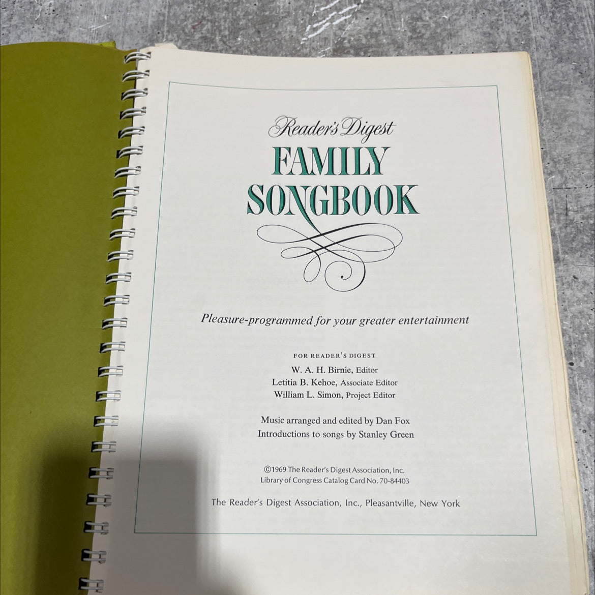 reader's digest family songbook book, by W. A. H. Birnie, Letitia B. Kehoe, William L. Simon, 1969 Hardcover image 2