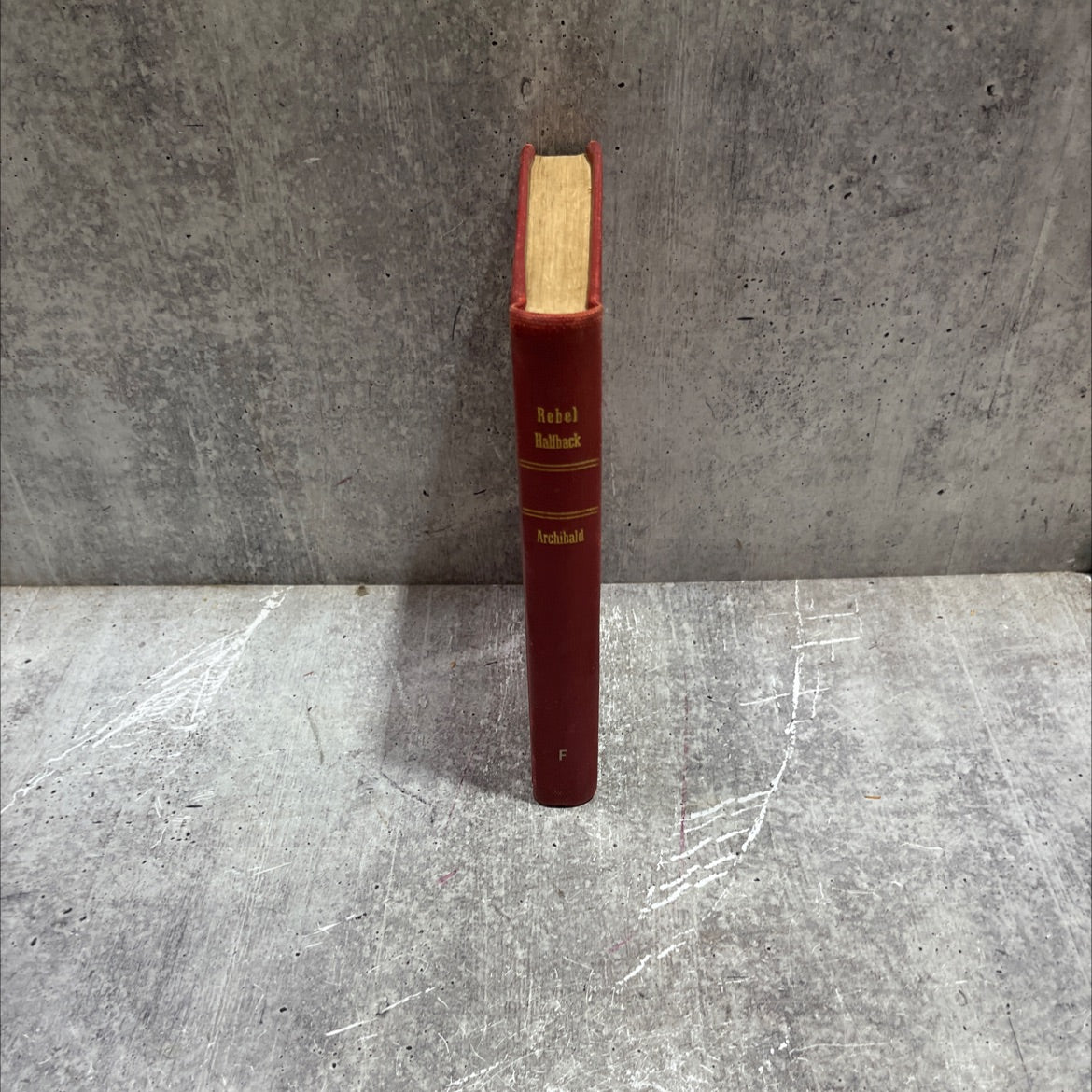 rebel halfback book, by joe archibald, 1947 Hardcover image 4