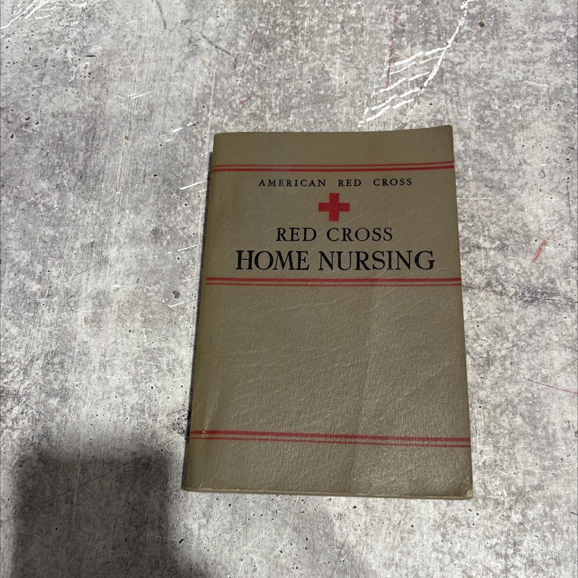 red cross home nursing book, by lona l. trott, r.n., b.s., 1942 Paperback image 1