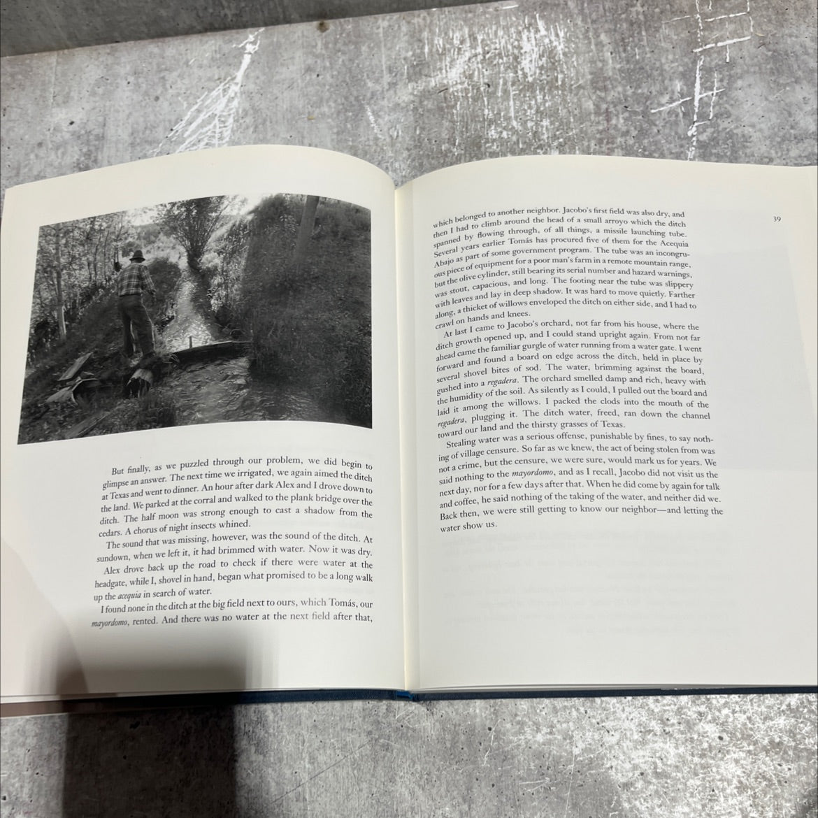 river of traps: a village life book, by William deBuys and Alex Harris, 1990 Hardcover image 4