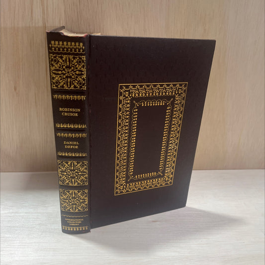 robinson crusoe book, by daniel defoe, 1945 Hardcover, Vintage image 1