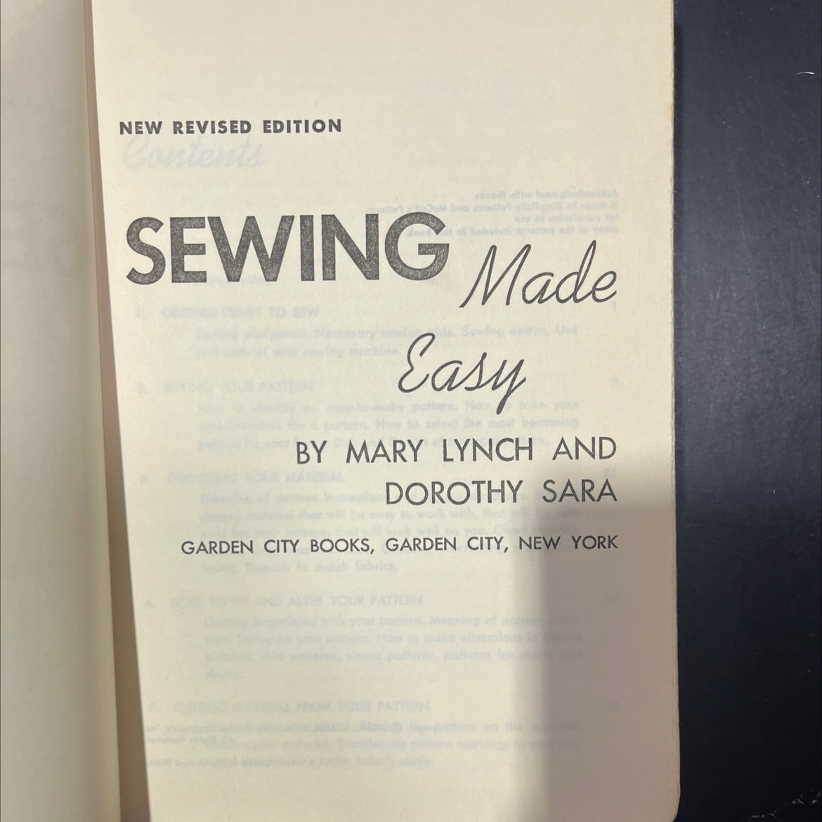 sewing made easy the most becoming book, by mary lynch and dorothy sara, 1960 Hardcover image 2