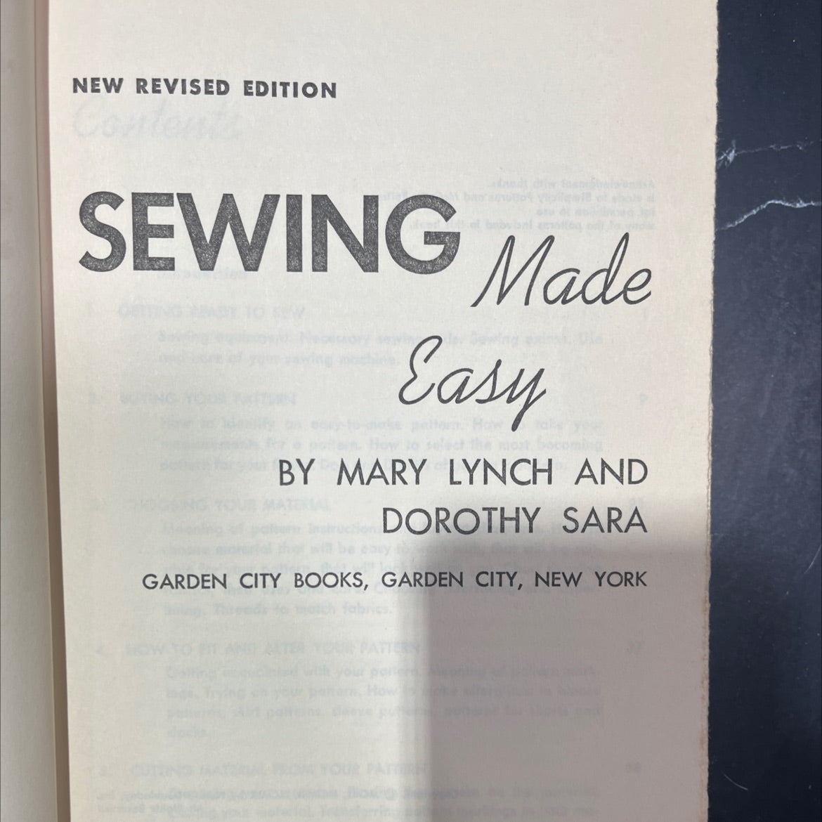 sewing made easy book, by mary lynch and dorothy sara, 1960 Hardcover image 2