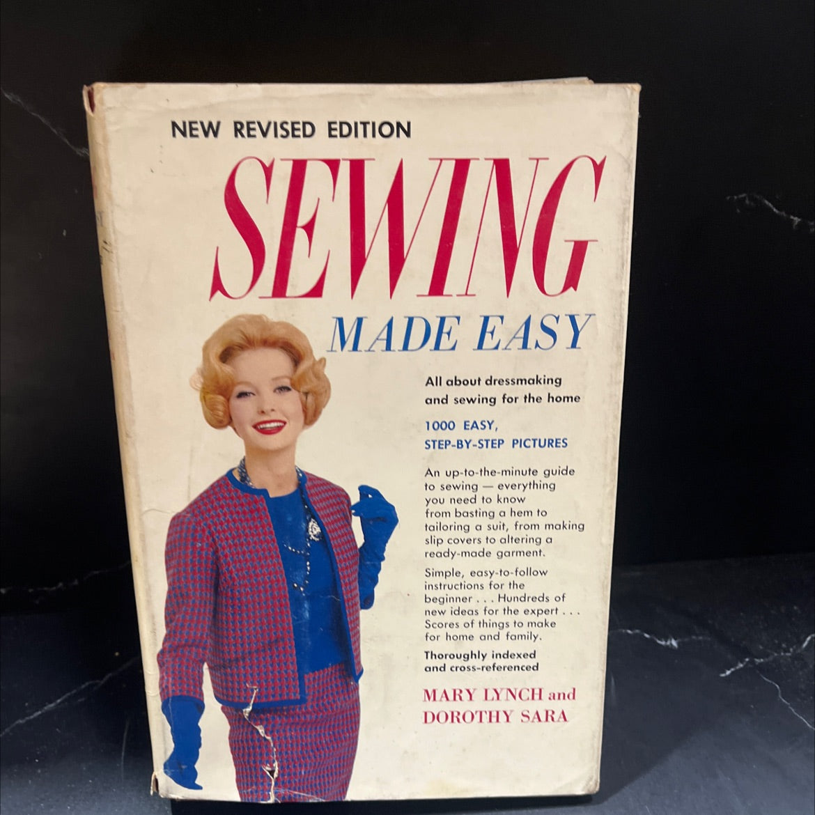 sewing made easy book, by mary lynch and dorothy sara, 1960 Hardcover image 1