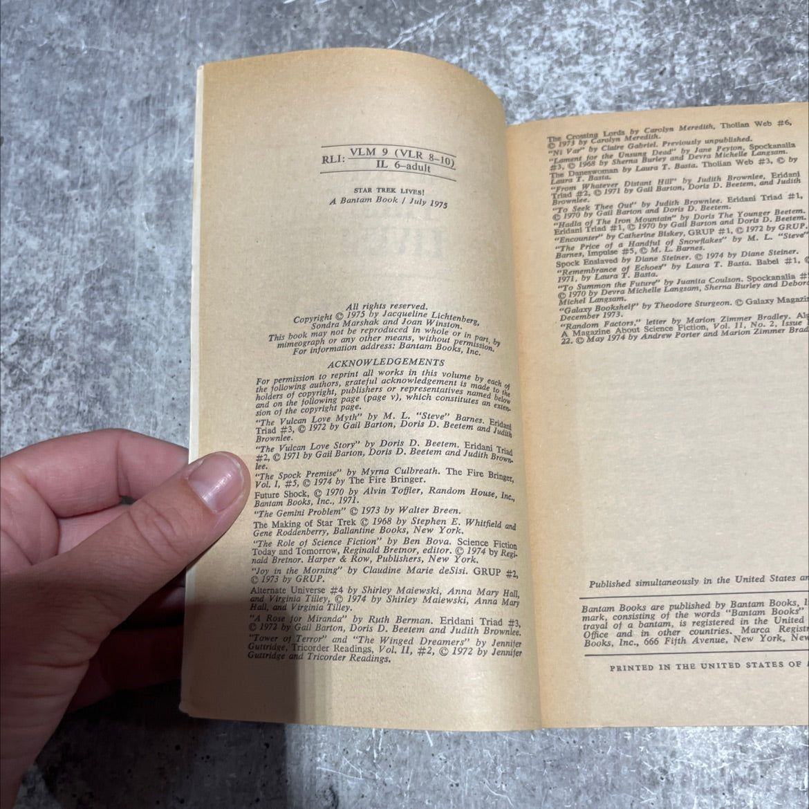 star trek lives! book, by Jacqueline Lichtenberg, Sondra Marshak, Joan Winston, 1975 Paperback image 3