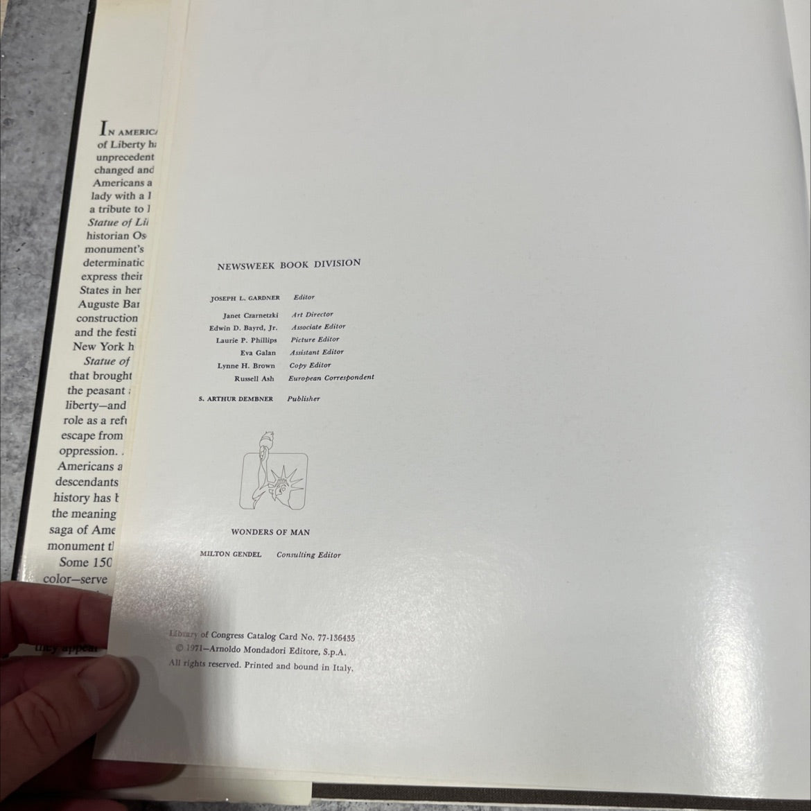statue of liberty book, by oscar handlin and the editors of the newsweek book division, 1971 Hardcover image 3