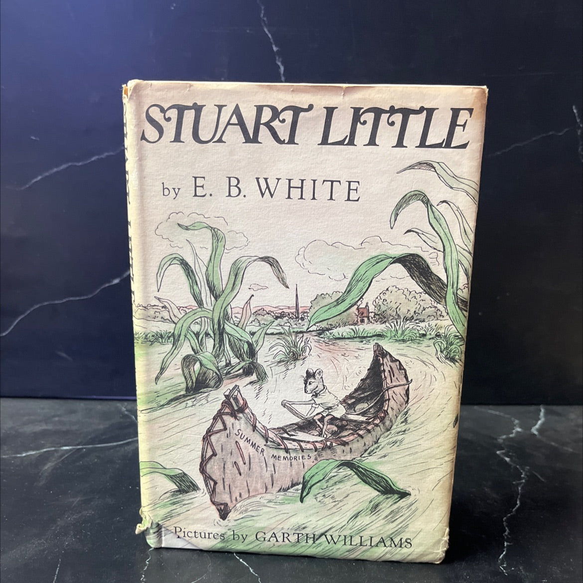 stuart little book, by e. b. white, 1945 Hardcover image 1