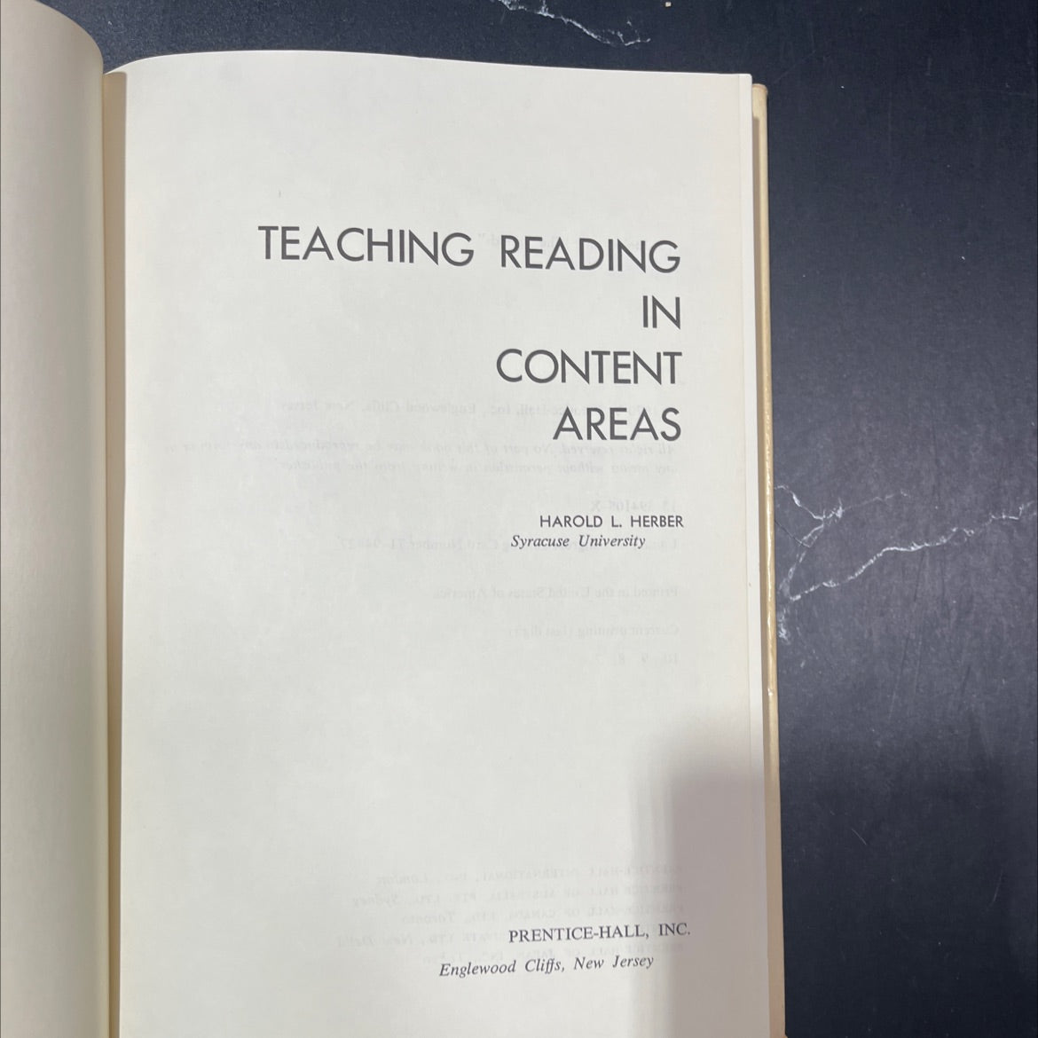 teaching reading in content areas book, by harold l. herber, 2014 Hardcover image 2