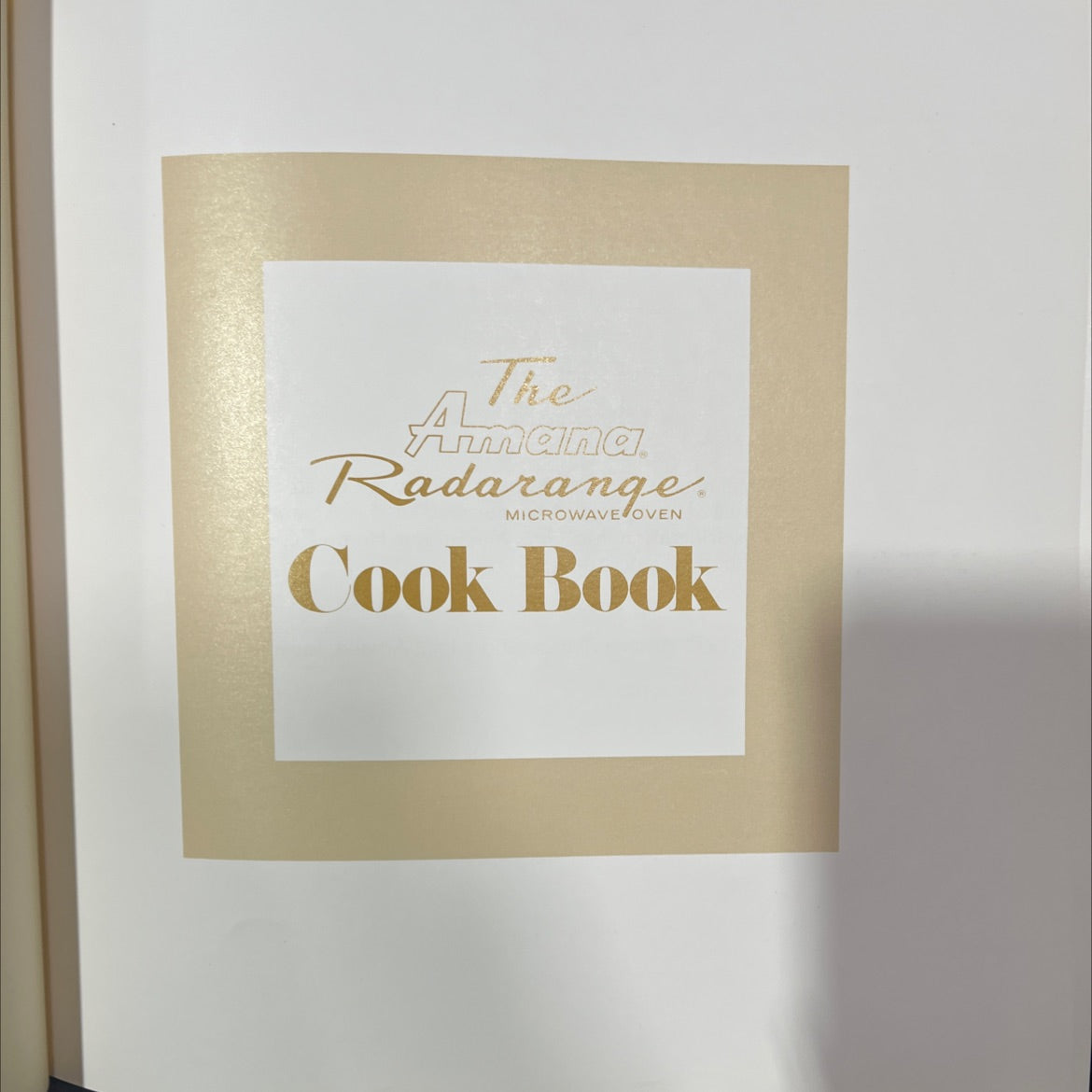 the amana radarange. microwave oven cook book book, by amana refrigeration, inc., 1975 Hardcover image 2