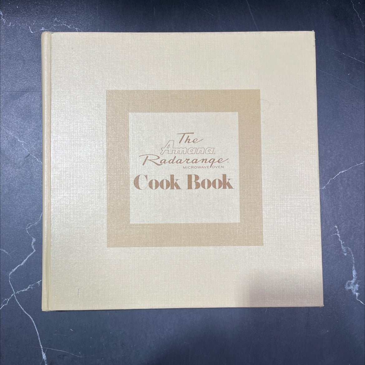 the amana radarange. microwave oven cook book book, by amana refrigeration, inc., 1975 Hardcover image 1