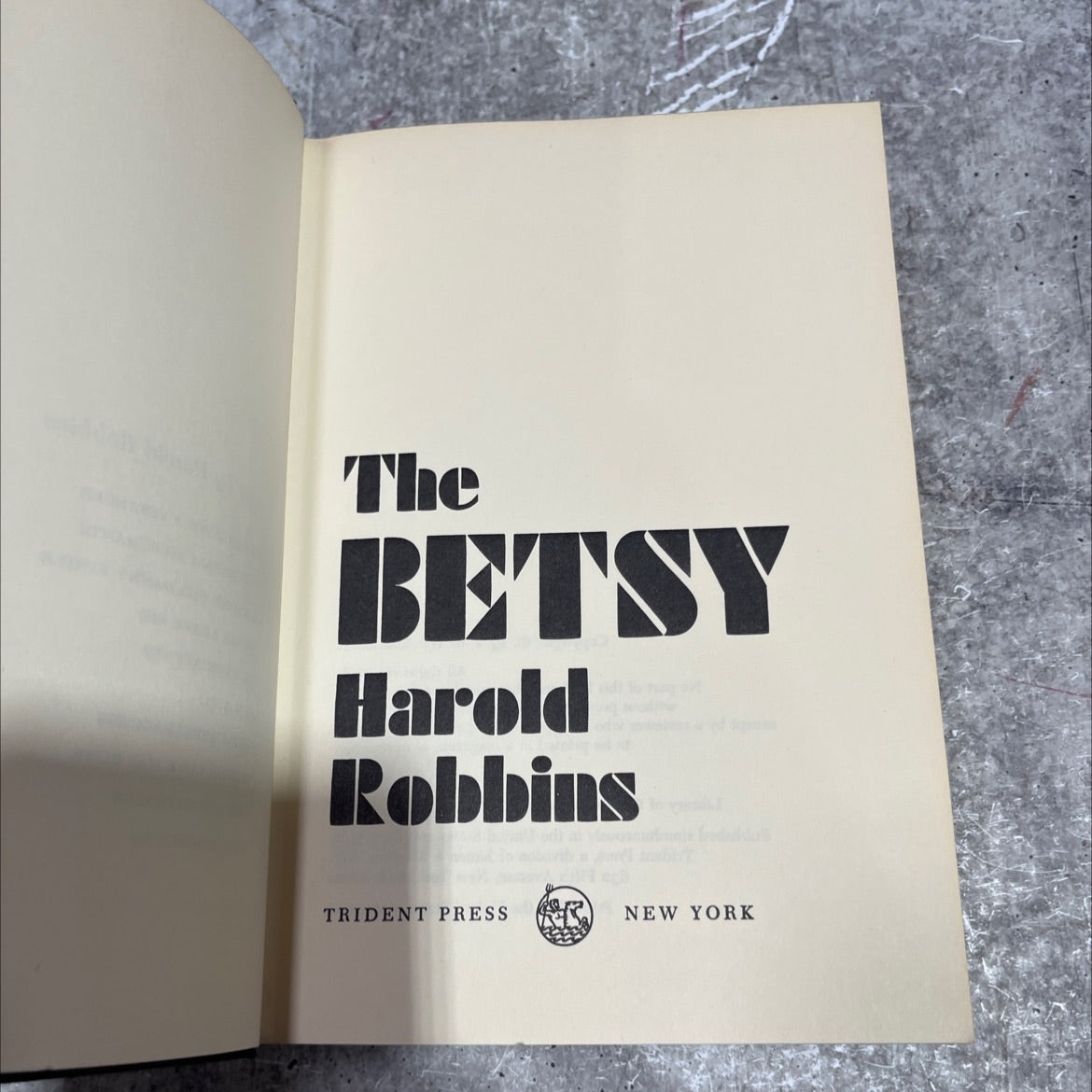 the betsy book, by harold robbins, 1971 Hardcover image 2