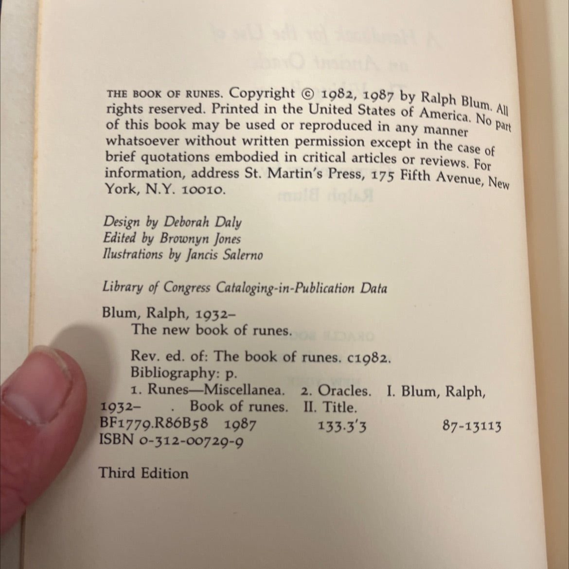 the book of runes a handbook for the use of an ancient oracle book, by Ralph Blum, 1987 Hardcover image 3