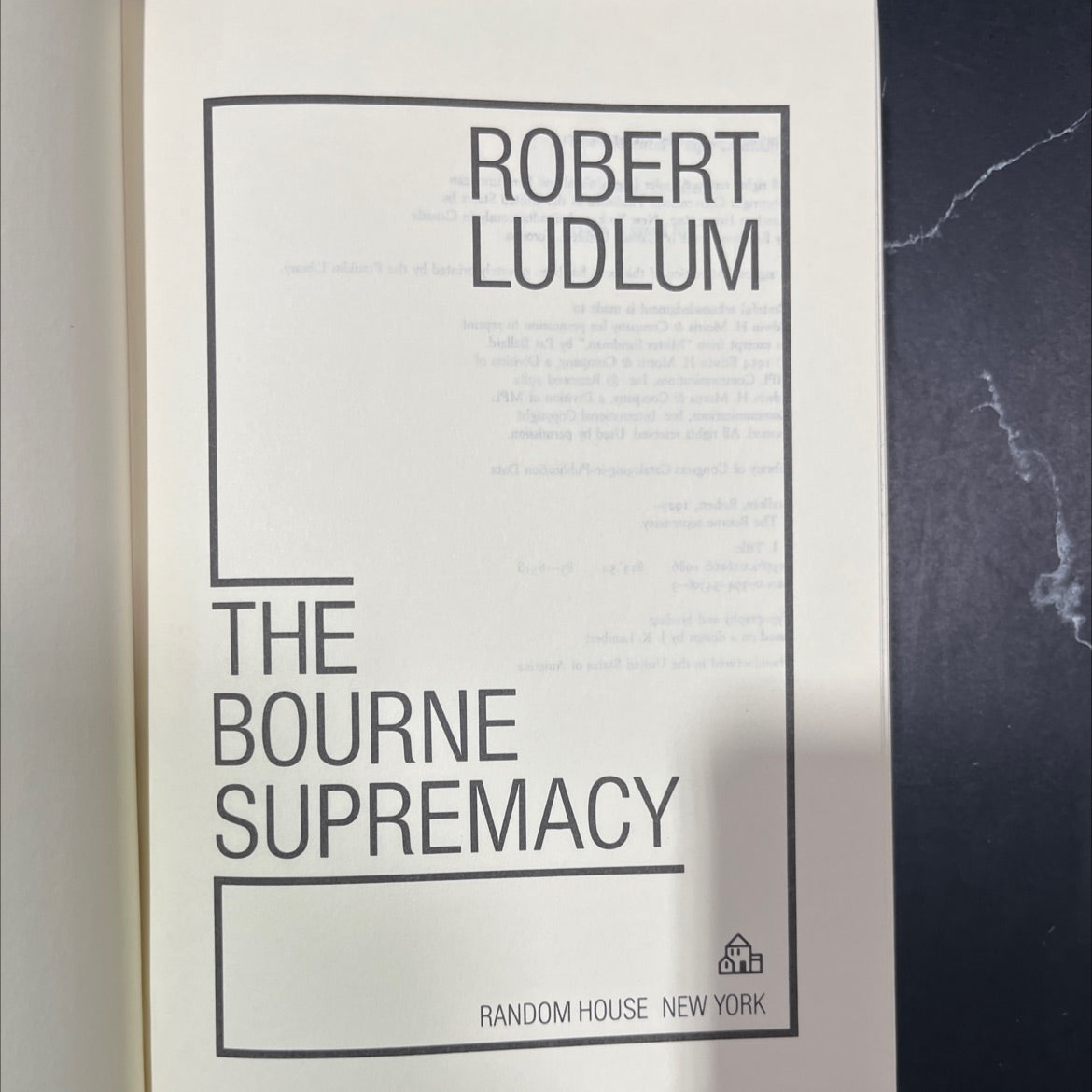 the bourne supremacy book, by robert ludlum, 1986 Hardcover image 2