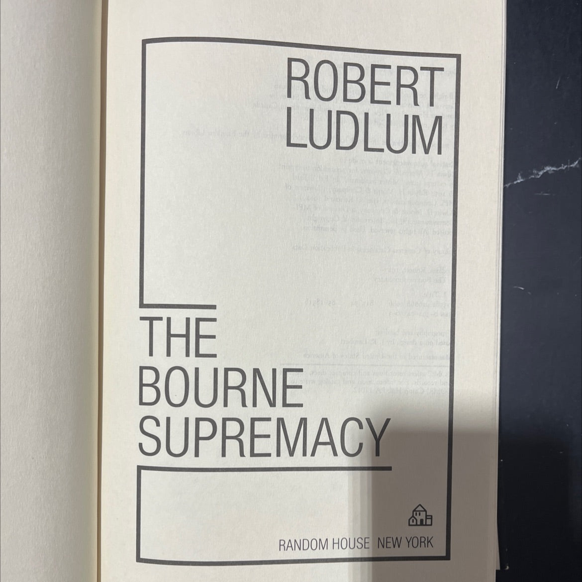 the bourne supremacy book, by Robert Ludlum, 1986 Hardcover image 2