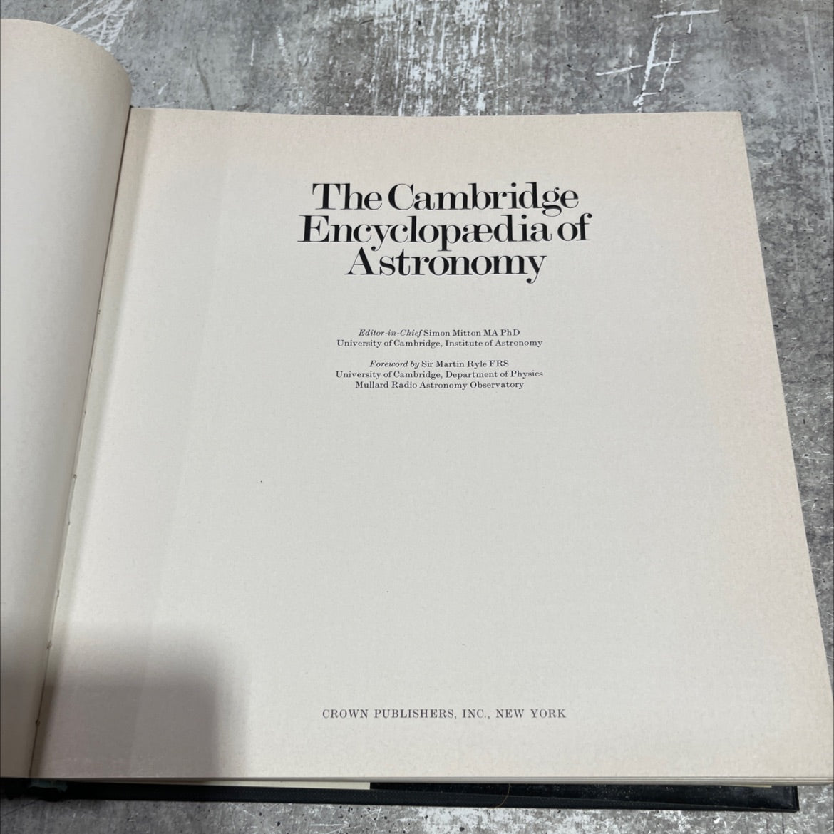 the cambridge encyclopaedia of astronomy book, by simon mitton, 1977 Hardcover image 2