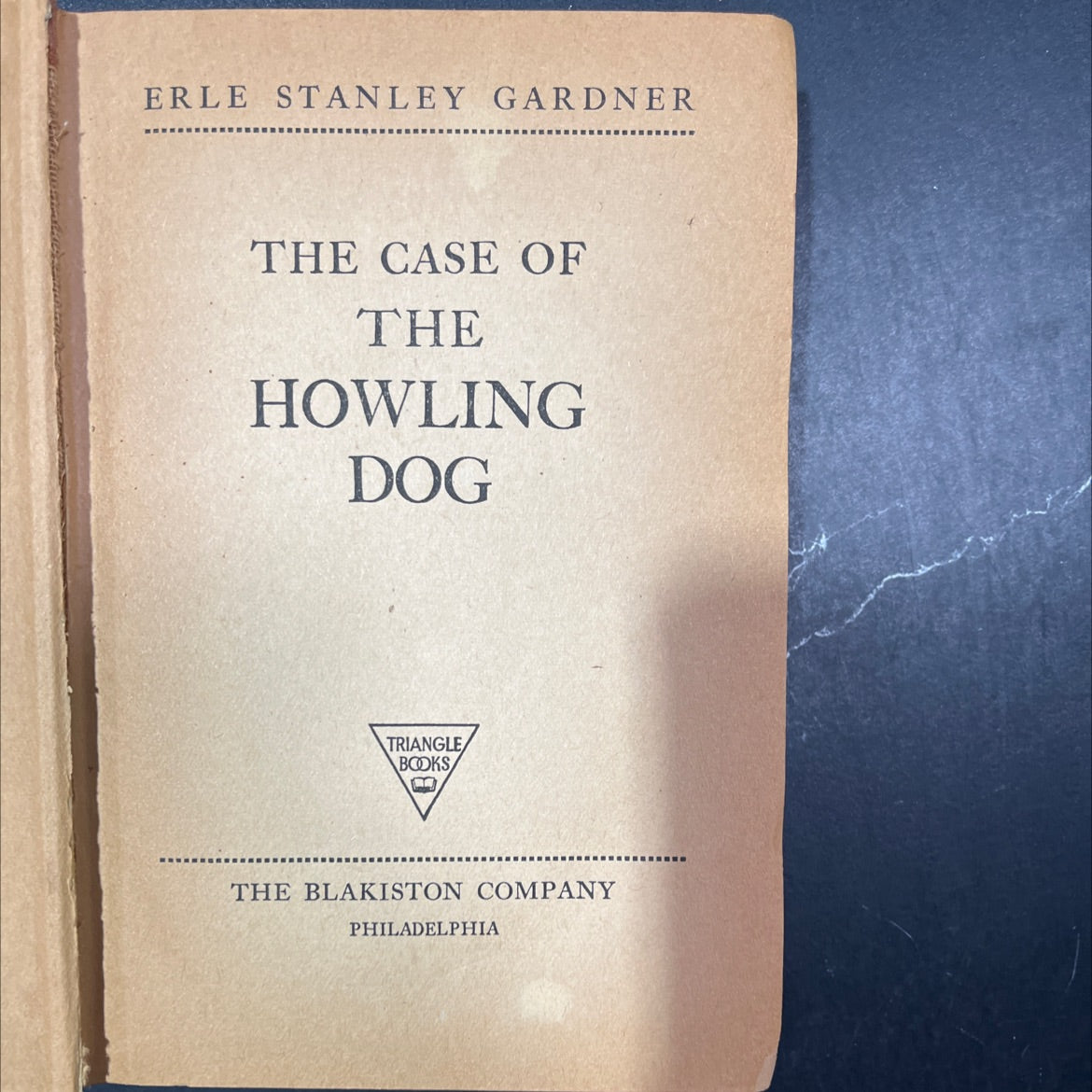 the case of the howling dog book, by erle stanley gardner, 1946 Hardcover image 2