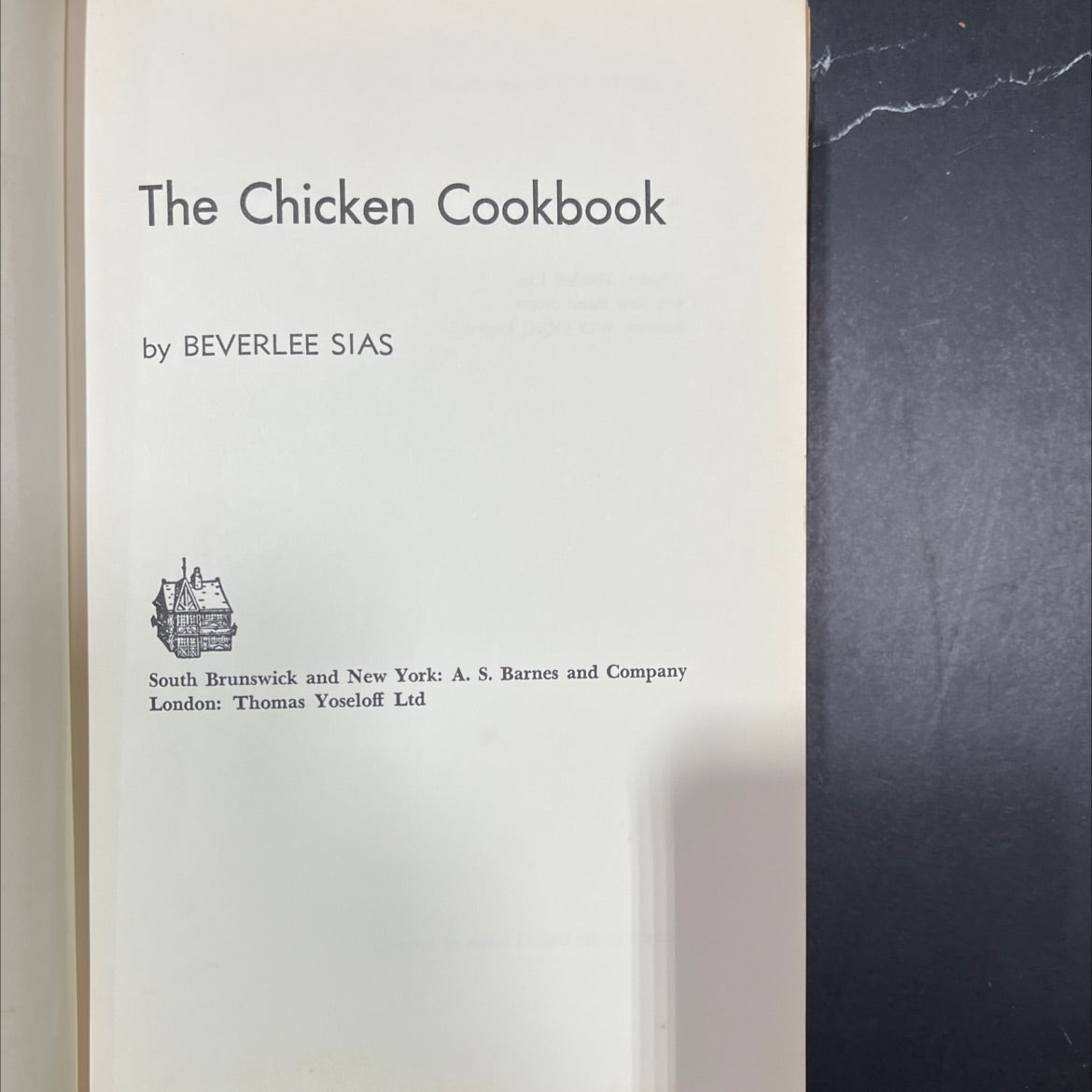 the chicken cookbook book, by beverlee sias, 1969 Hardcover image 2