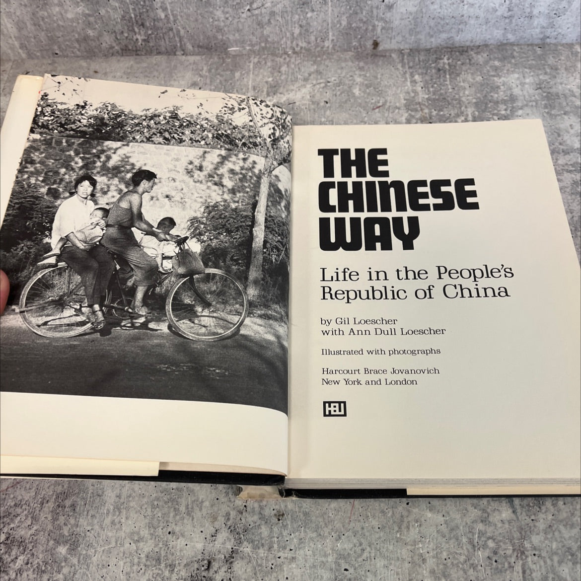 the chinese way book, by Gil Loescher with Ann Dull Loescher, 1974 Hardcover image 2