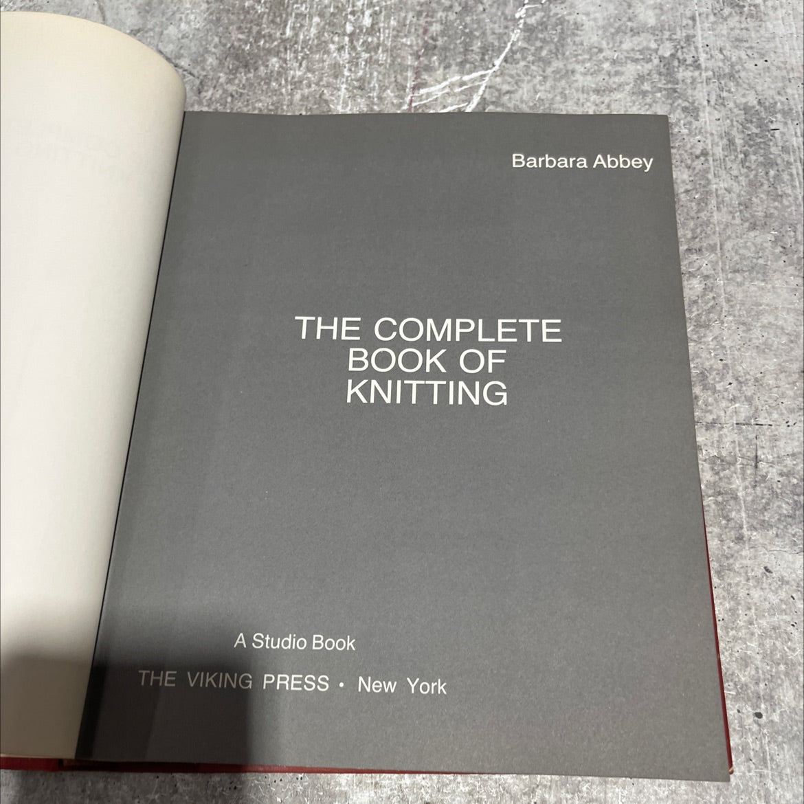 the complete book of knitting book, by barbara abbey, 1971 Hardcover image 2