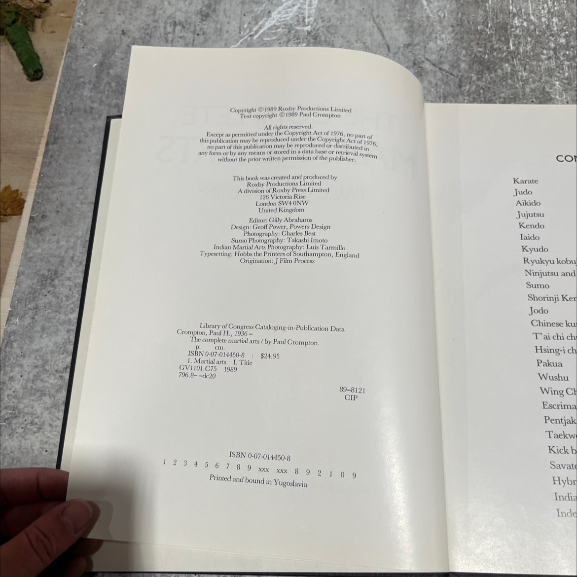 the complete martial arts book, by Paul Crompton, 1989 Hardcover image 3