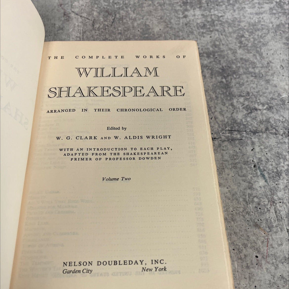 the complete works of william shakespeare arranged in their chronological order book, by william shakespeare, 1970 image 2