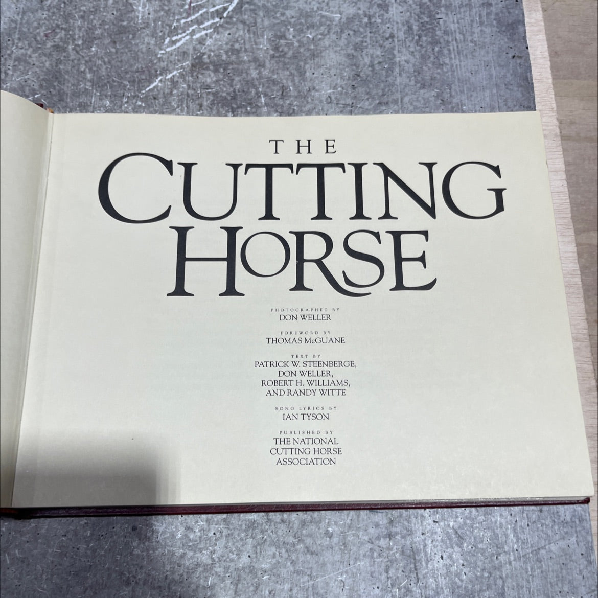 the cutting horse book, by don weller, patrick w. steenberge, robert h. williams, randy witte, 1990 Hardcover image 2