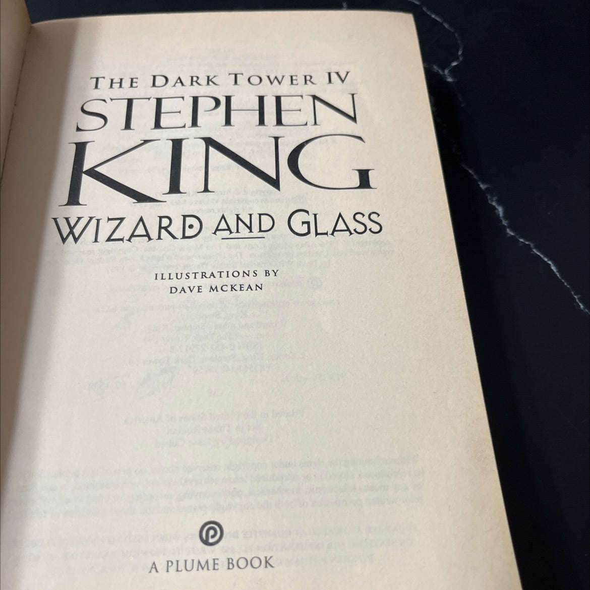 the dark tower iv wizard and glass book, by Stephen King, 1997 Paperback image 2