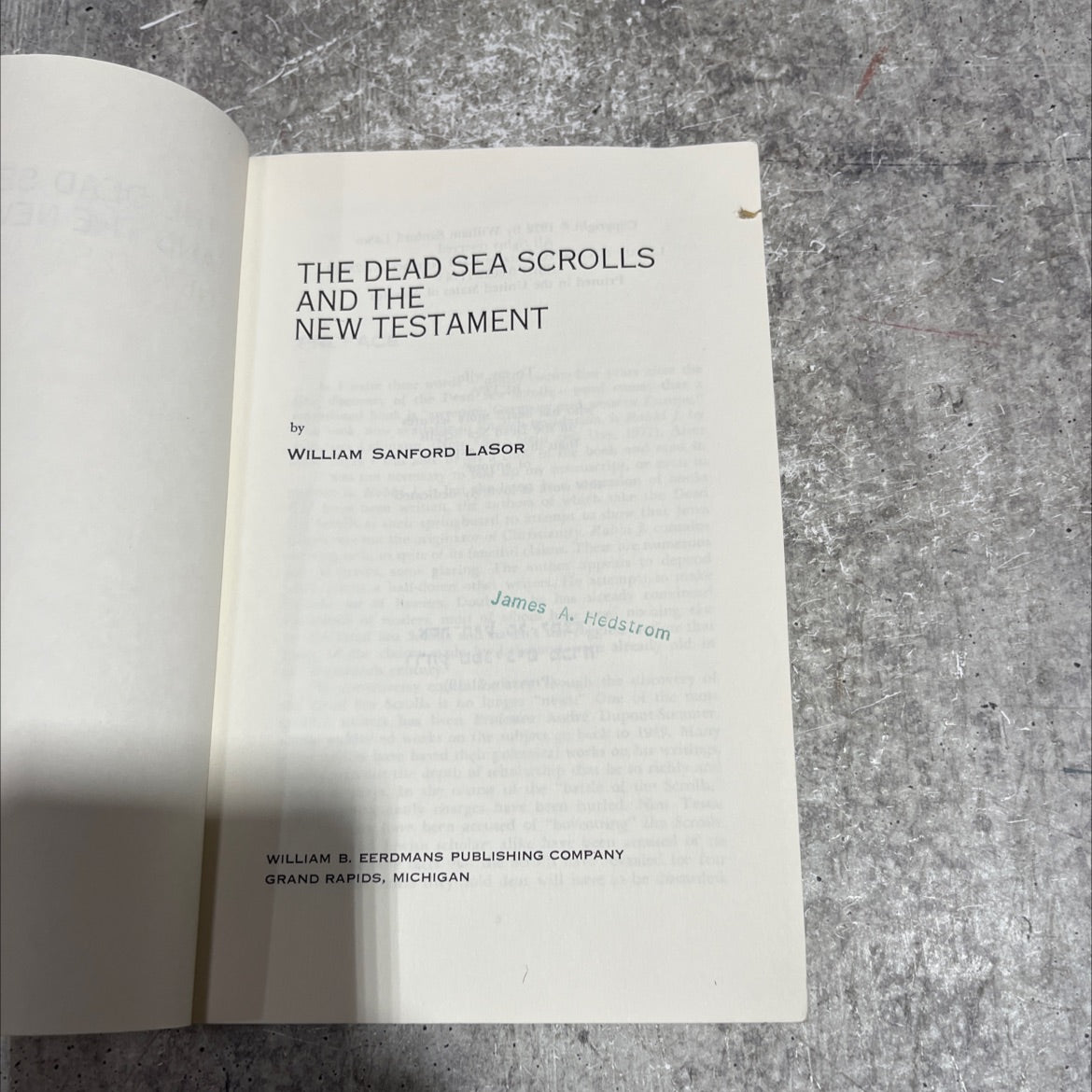 the dead sea scrolls and the new testament book, by william sanford lasor, 1972 Paperback image 2