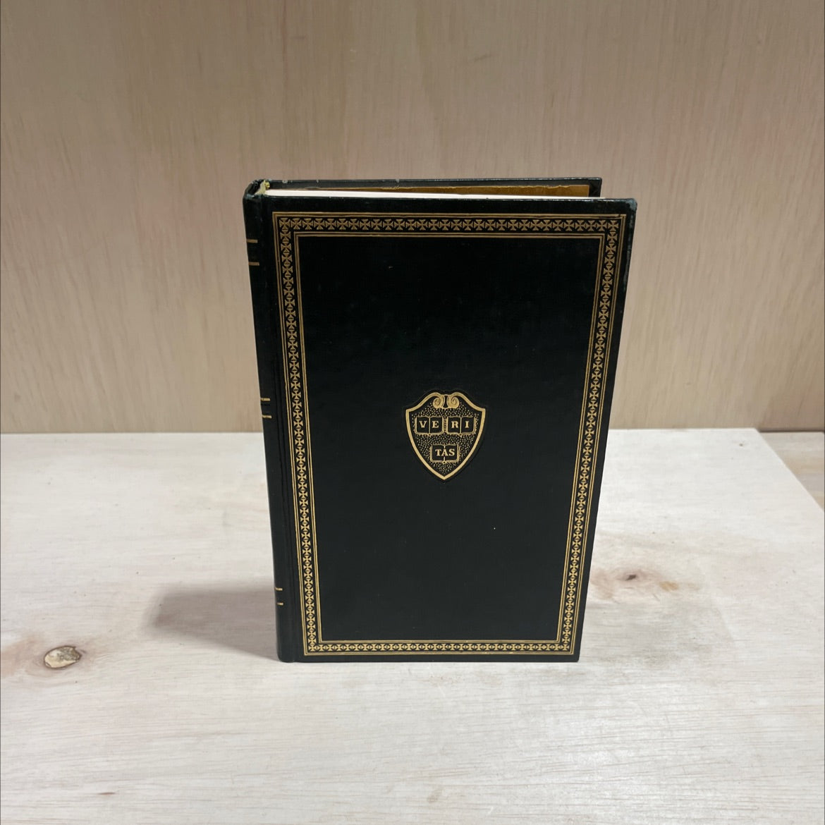 the delightful history of the most ingenious knight don quixote of the mancha book, by miguel de cervantes, 1937 Leather image 1