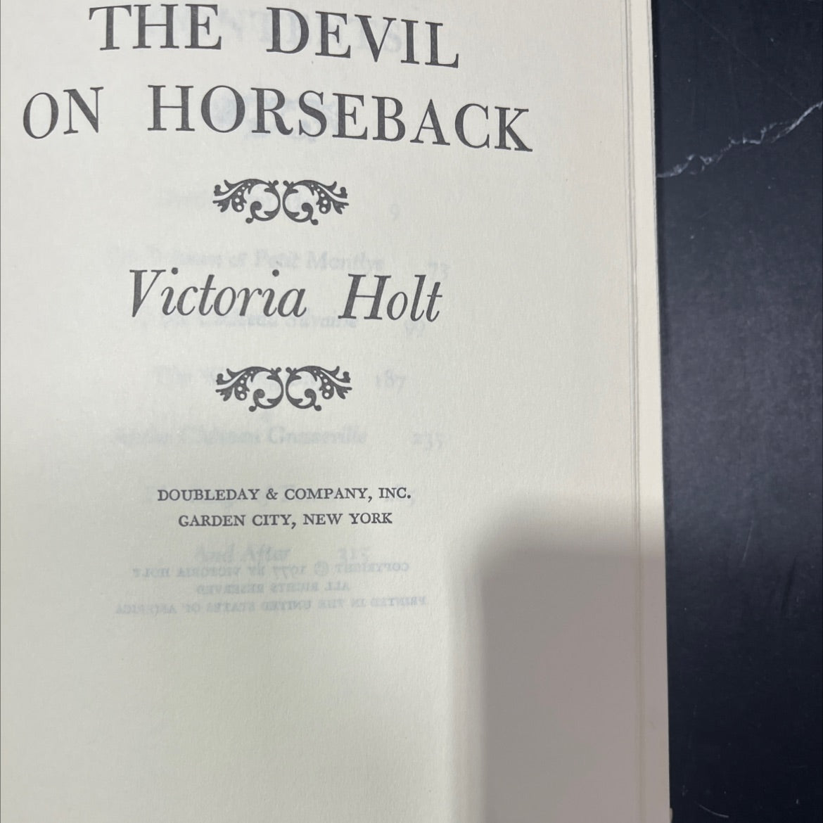 the devil on horseback book, by victoria holt, 1977 Hardcover image 2