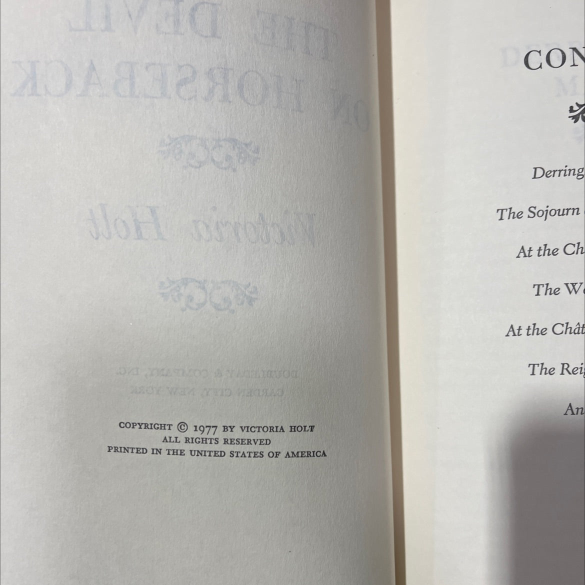 the devil on horseback book, by victoria holt, 1977 Hardcover image 3