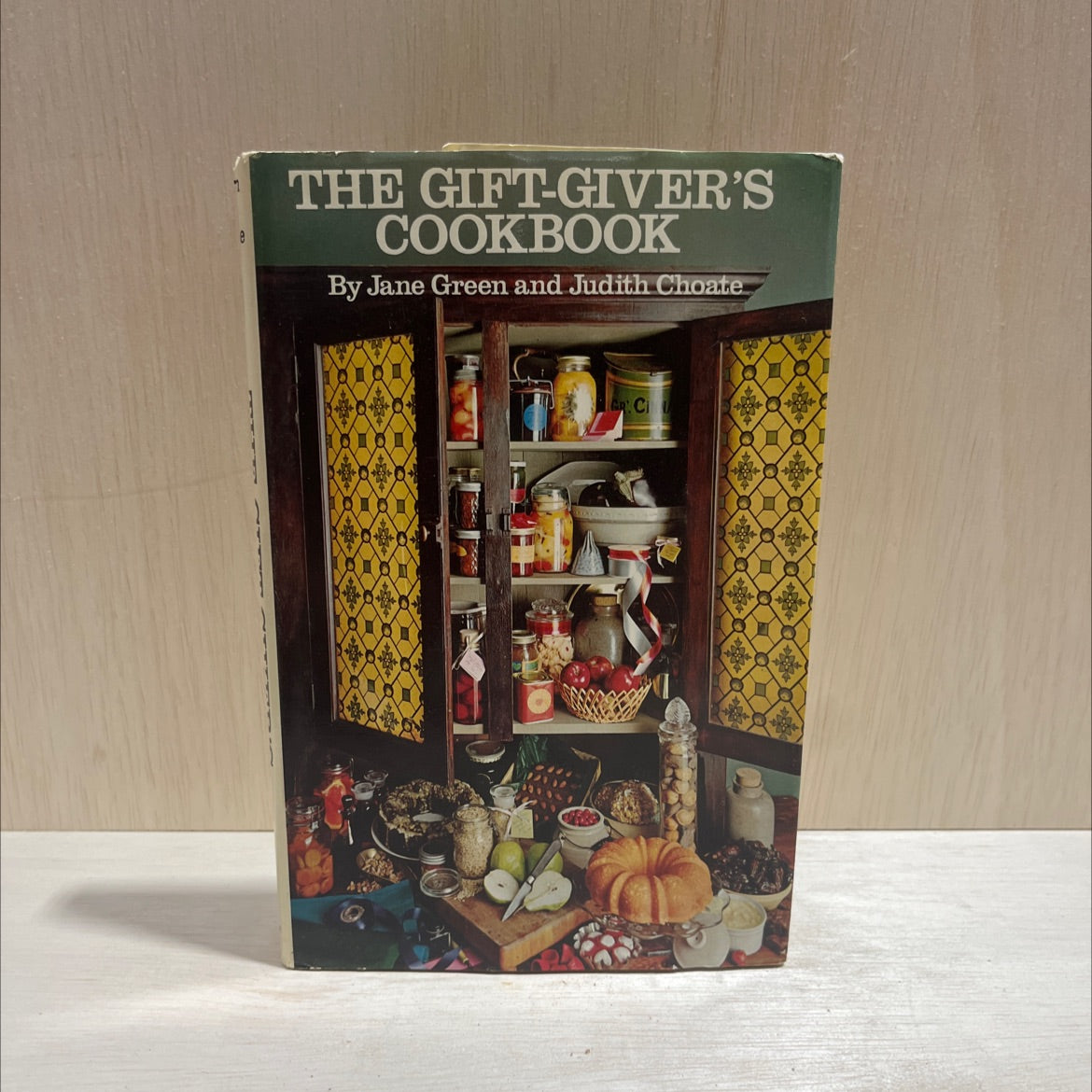 the gift-giver's cookbook book, by Jane Green and Judith Choate, 1971 Hardcover image 1