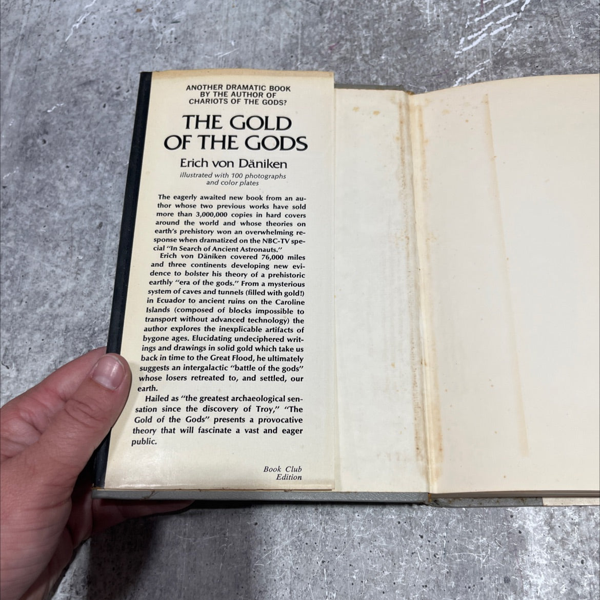 the gold of the gods book, by erich von däniken, 1973 Hardcover image 4