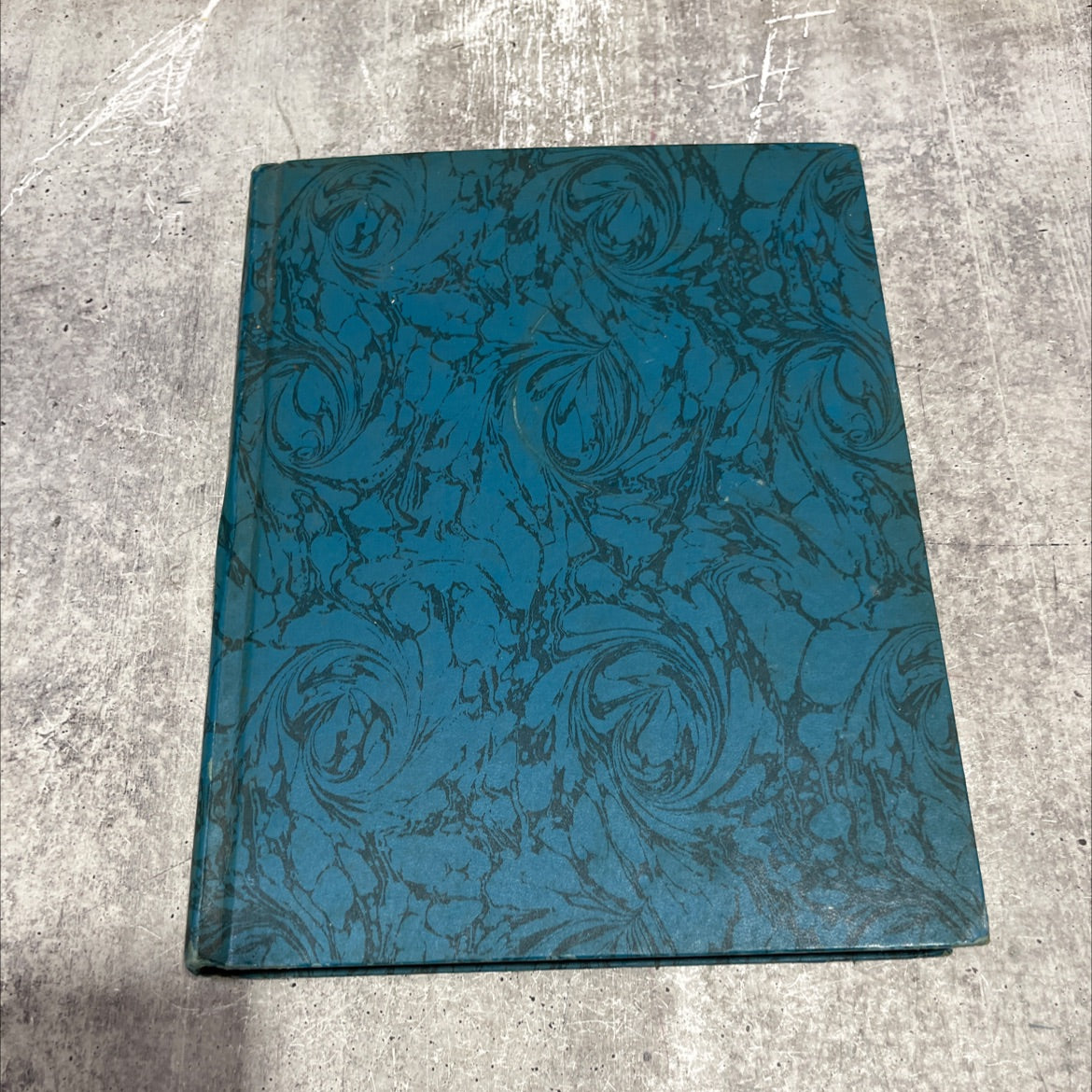 the golden hands complete book of embroidery book, by unknown, 1973 Hardcover image 1