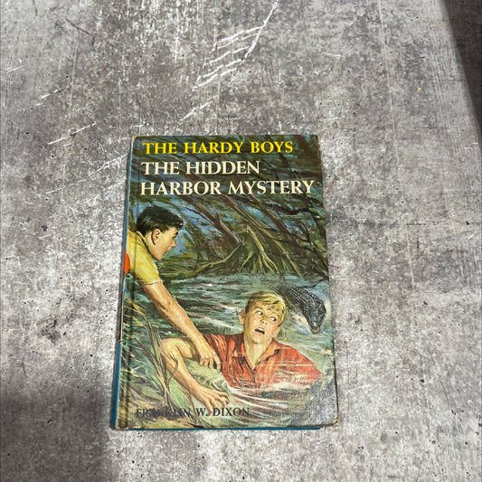the hidden harbor mystery book, by franklin w. dixon, 1961 Hardcover image 1