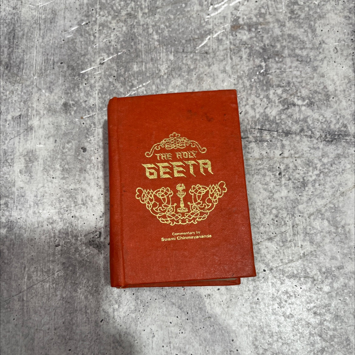 the holy geeta book, by swami chinmayananda, 1970 Hardcover image 1