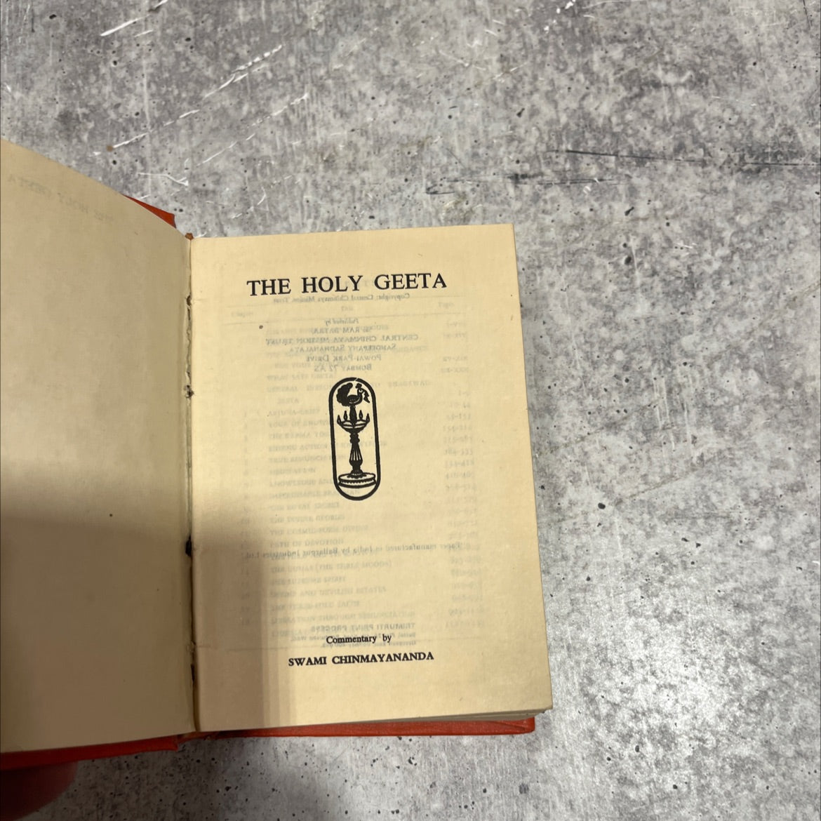 the holy geeta book, by swami chinmayananda, 1970 Hardcover image 2