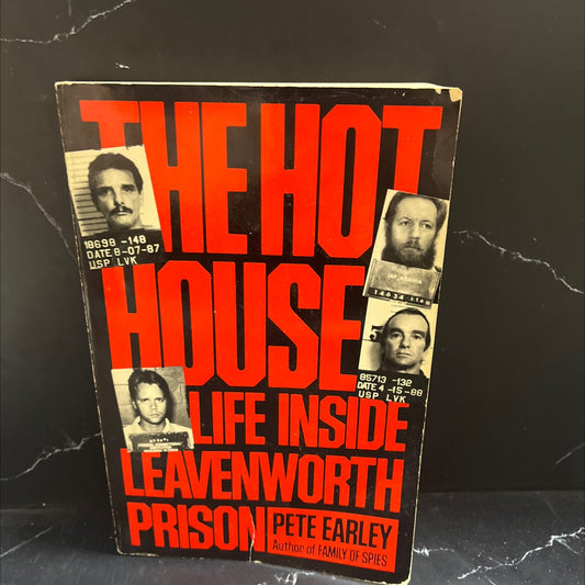 the hot house life inside leavenworth prison book, by pete earley, 1992 Paperback image 1