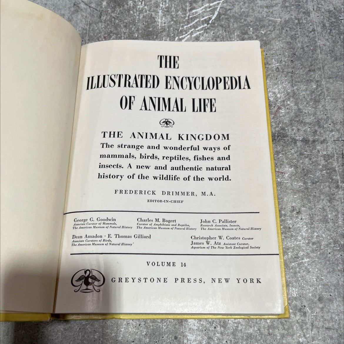 the illustrated encyclopedia of animal life the animal kingdom book, by frederick drimmer, m.a., 1961 Hardcover image 2