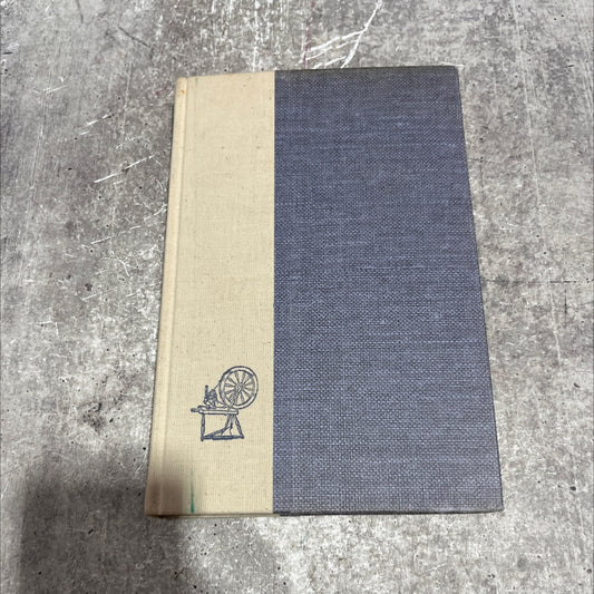 the joy of spinning book, by marilyn kluger, 1971 Hardcover image 1