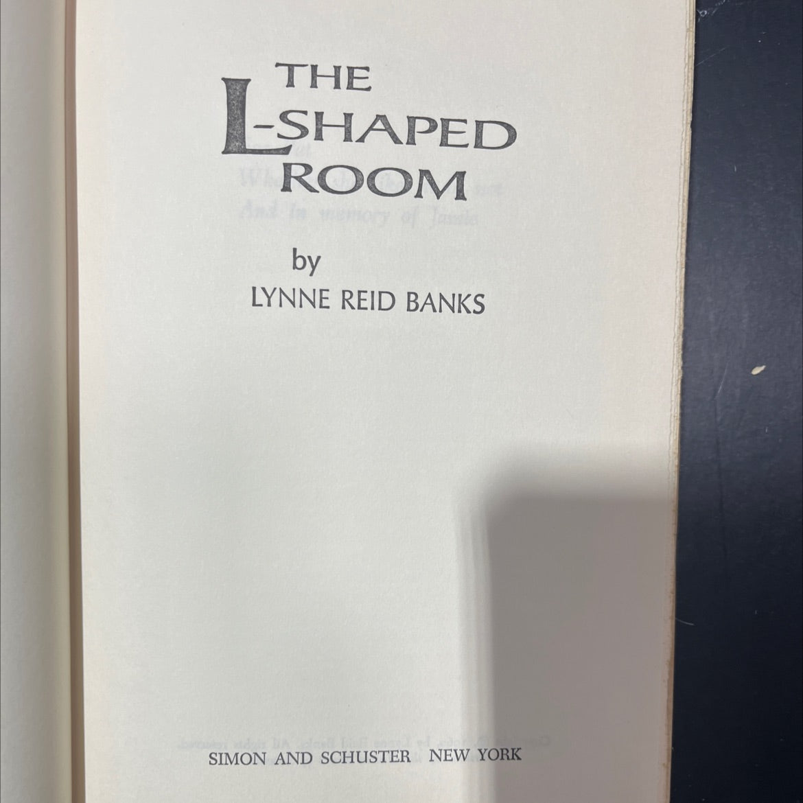 the l-shaped room book, by lynne reid banks, 1960 Hardcover image 2