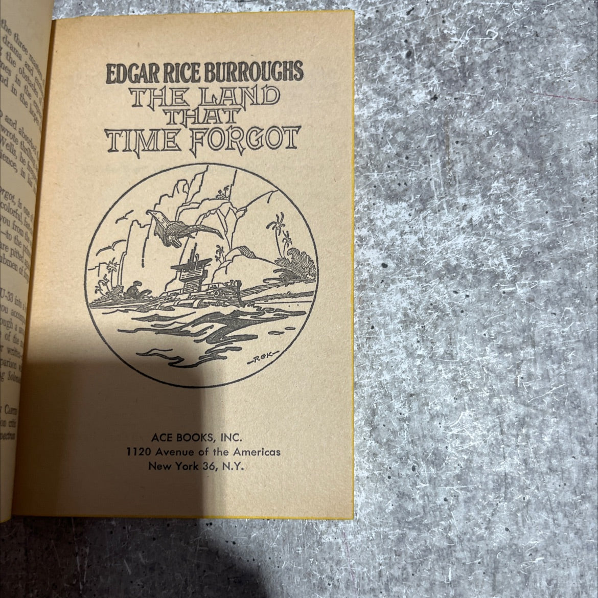 the land that time forgot book, by edgar rice burroughs, 1970 Paperback image 2
