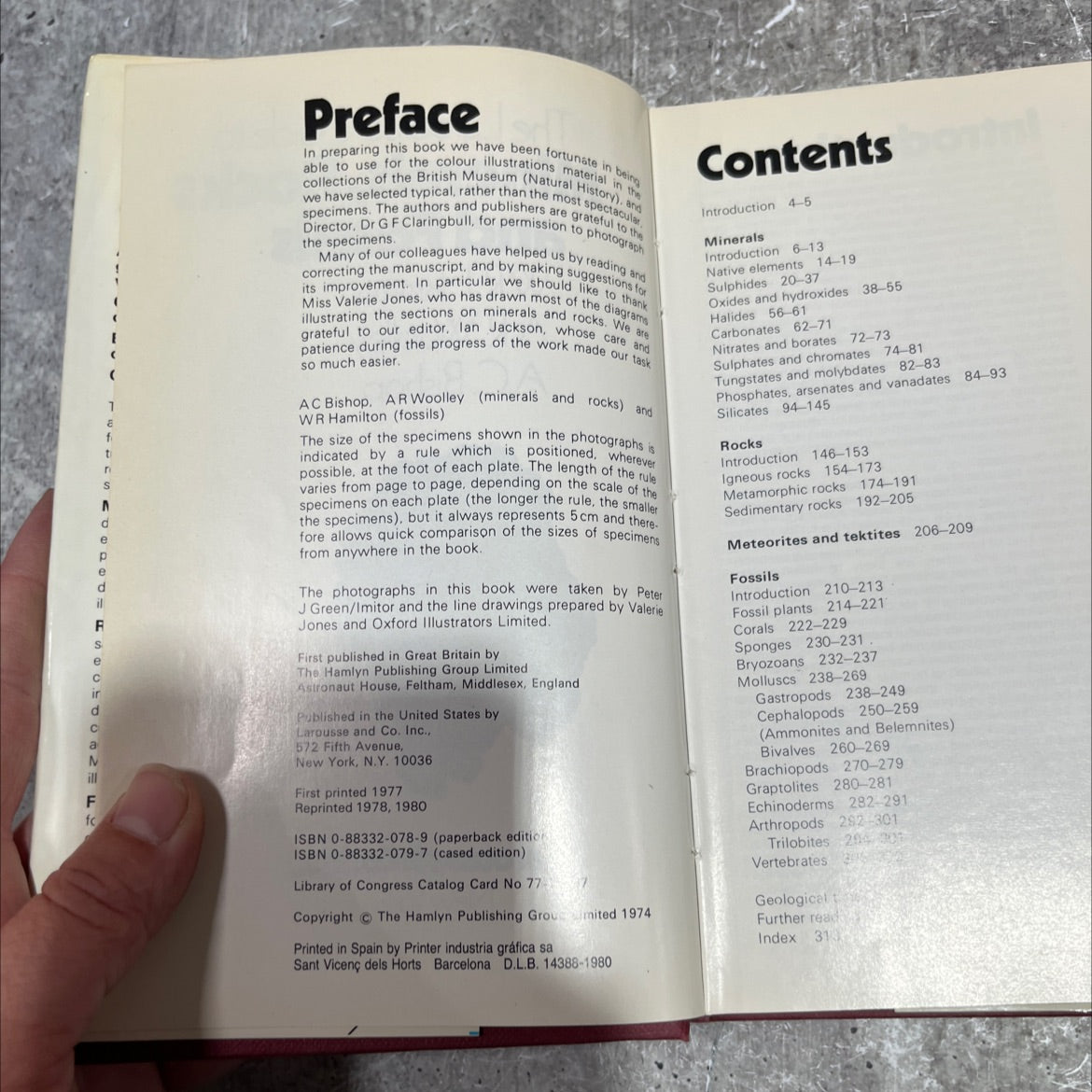 the larousse guide to minerals, rocks and fossils book, by wr.hamilton, a.r. woolley, a.c. bishop, 1980 Hardcover image 3
