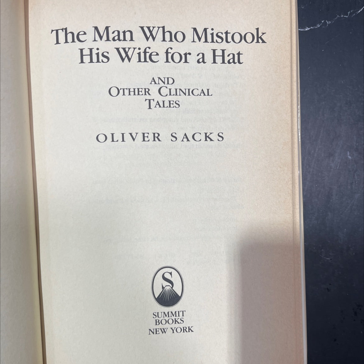 the man who mistook his wife for a hat and other clinical tales book, by oliver sacks, 1985 Hardcover image 2