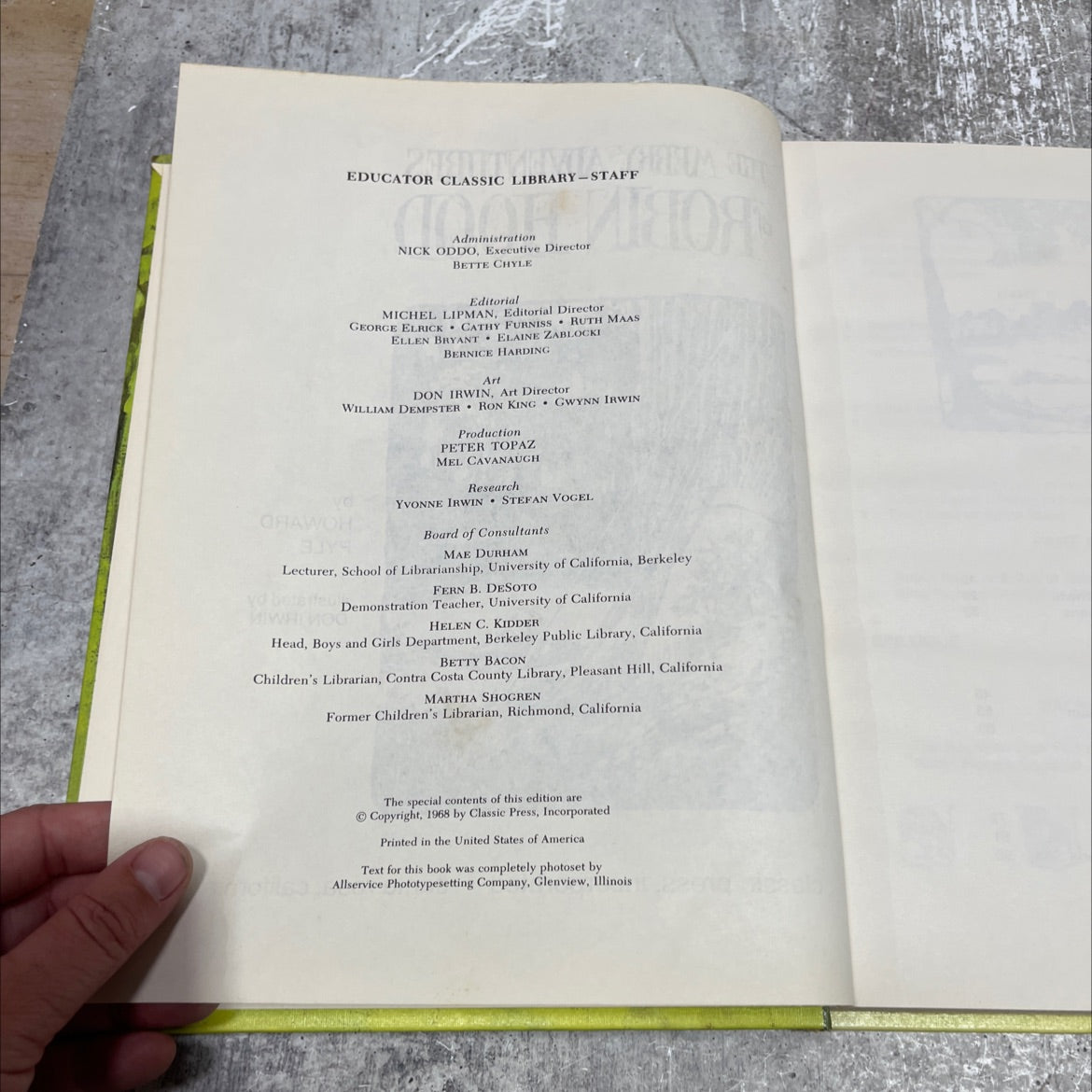 the merry adventures of robin hood book, by howard pyle, 1968 Hardcover image 3