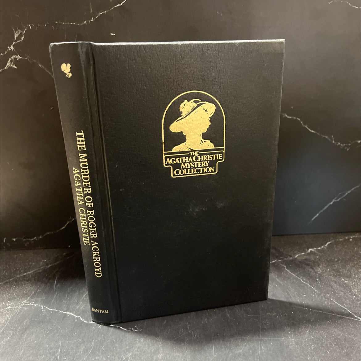 the murder of roger ackroyd book, by agatha christie, 1983 Leather image 1