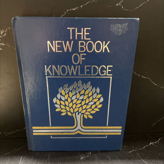 the new book of knowledge book, by grolier incorporated, 1983 Hardcover image 1
