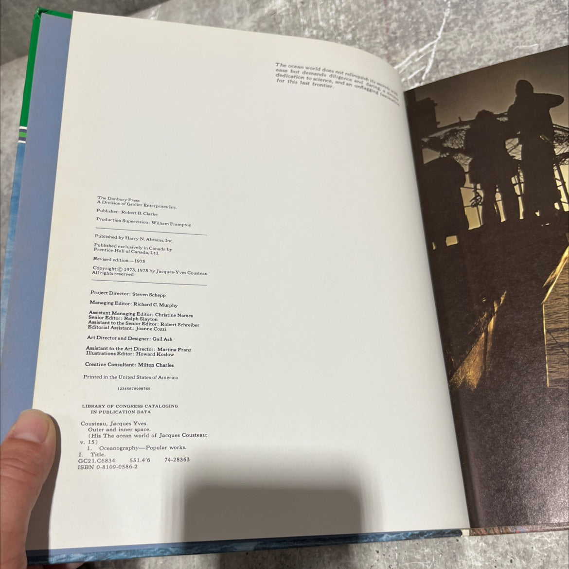 the ocean world of jacques cousteau volume 15 outer and inner space book, by Jacques Yves Cousteau, 1975 Hardcover image 3