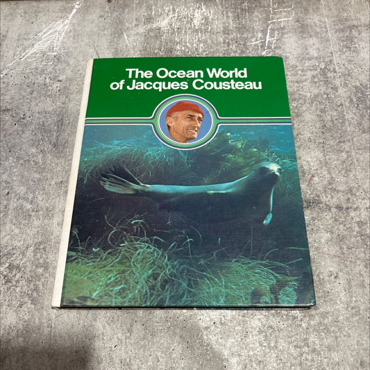 the ocean world of jacques cousteau volume 8 instinct and intelligence book, by jacques-yves cousteau, 1975 Hardcover image 1