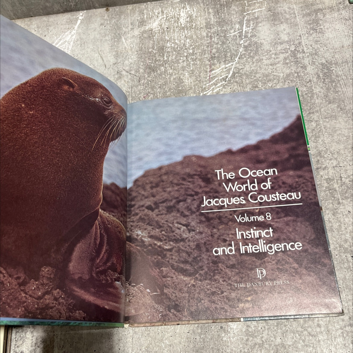 the ocean world of jacques cousteau volume 8 instinct and intelligence book, by jacques-yves cousteau, 1975 Hardcover image 2